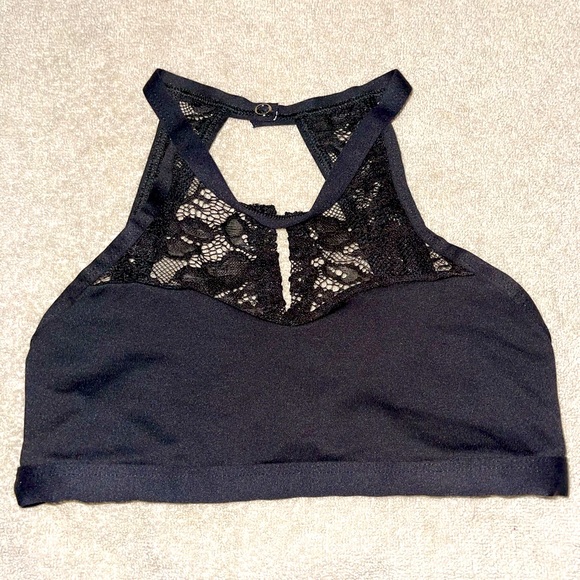 Body Wrappers Tops - ✨3 FOR $18✨ MIX & MATCH…”Body Wrappers” Black Lace Crop Top, Ladies Size Small